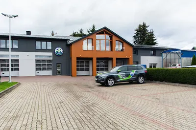 Auto-Remont-Lipert Dział blacharsko-lakierniczy Likwidacja szkód komunikacyjnych